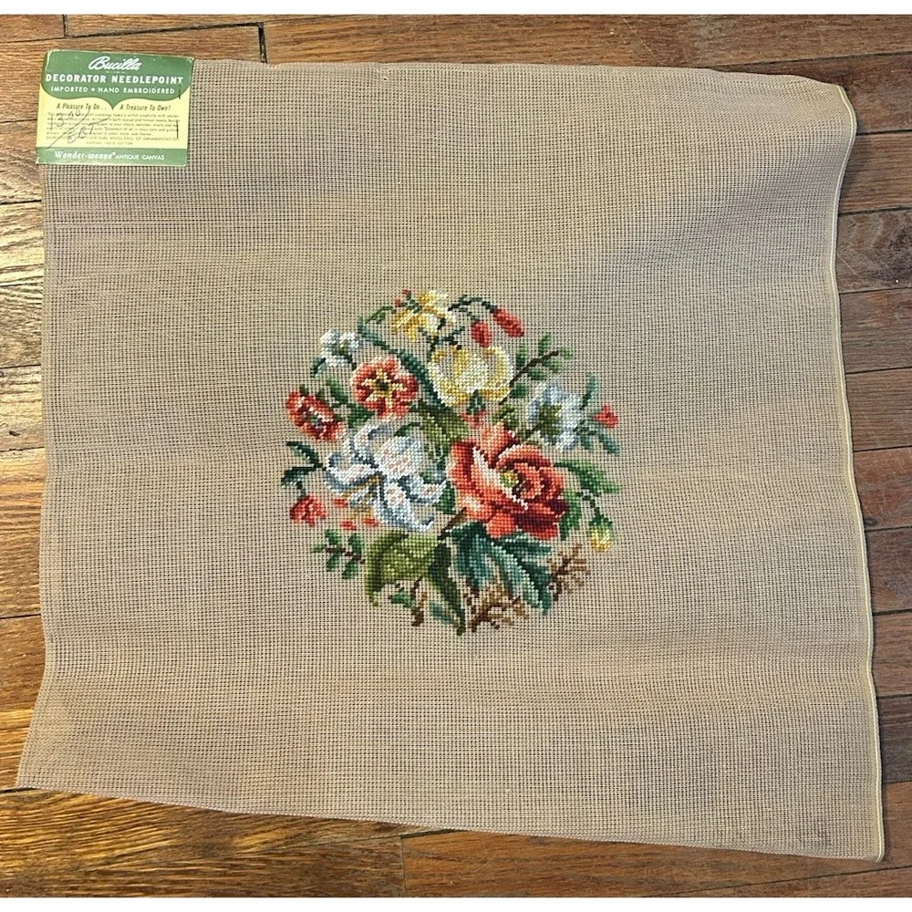 Vtg Bucilla Decorator Wool‎ Tapestry Needlepoint Antique Canvas Floral 23